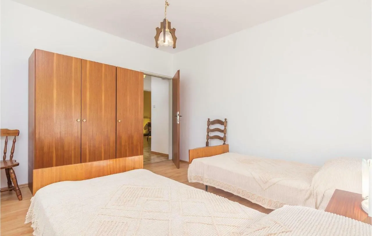 2 Bedroom Awesome Apartment In Labin Kroatien